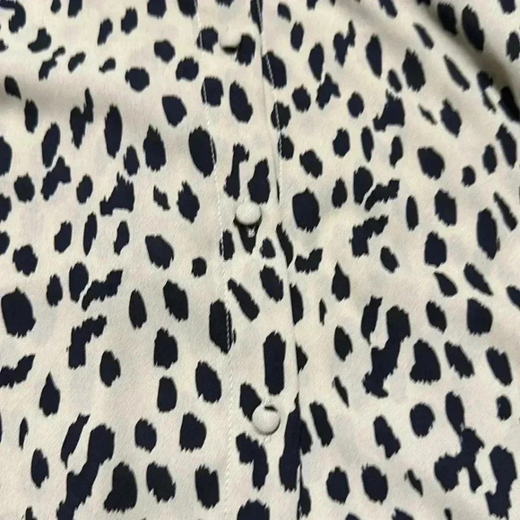 Vince Camuto Animal Reset Button Front Shirt Size Medium NWT - Picture 5 of 6
